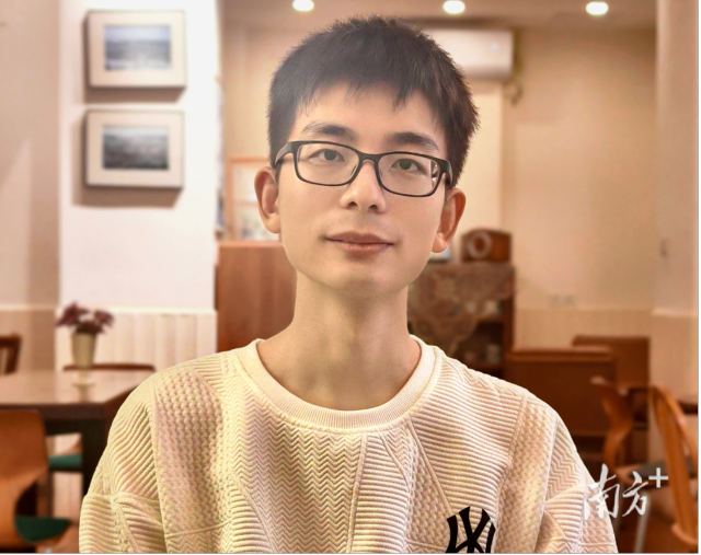 广东工业大学物理与光电工程学院“青年百人计划”引进人才,传感物理、微纳器件加工与系统集成应用团队成员杨俊楠。 广东工业大学物理与光电工程学院“青年百人计划”引进人才,传感物理、微纳器件加工与系统集成应用团队成员杨俊楠。