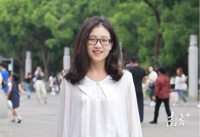 广东工业大学物理与光电工程学院“青年百人计划”引进人才王晶晶。 广东工业大学物理与光电工程学院“青年百人计划”引进人才王晶晶。