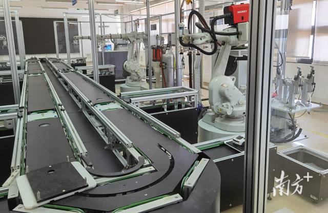 粤港澳离散制造智能化联合实验室全流程智能制造工厂系统平台。受访者供图 粤港澳离散制造智能化联合实验室全流程智能制造工厂系统平台。受访者供图